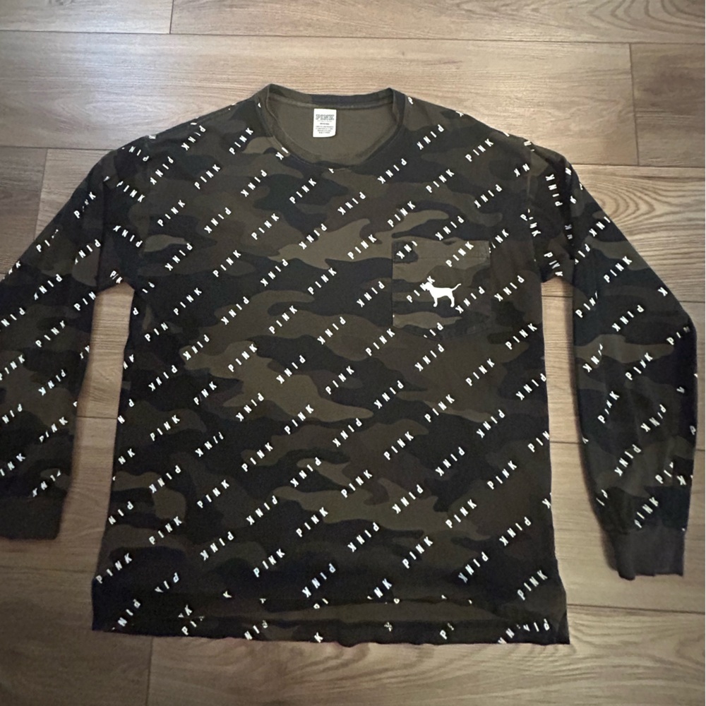 PINK Victoria’s Secret Camo Logo Long Sleeve Tee Pocket Shirt